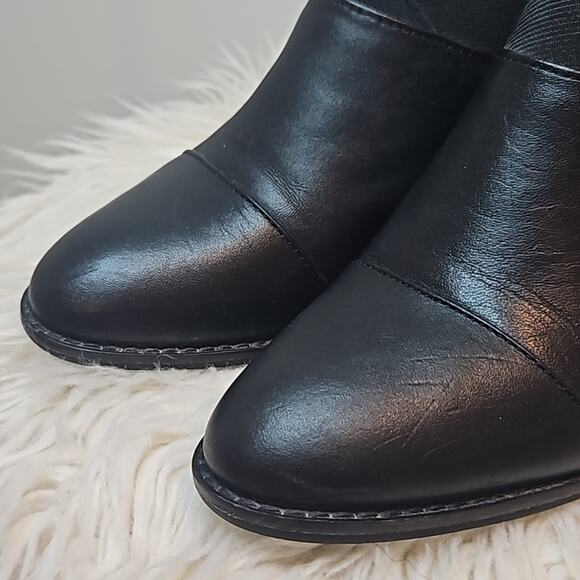 Vionic Orthoheel Black Leather Elastic Strap Ankle Boot - Picture 2 of 11